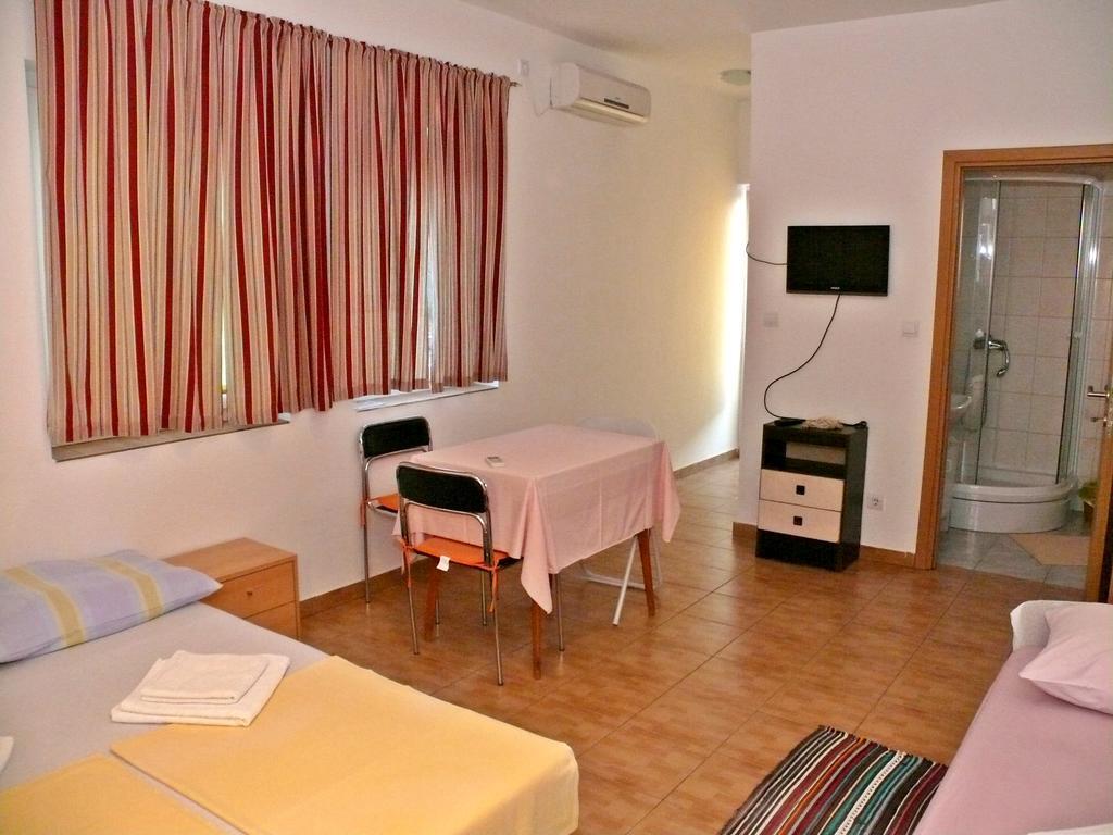 Apartments Panonija Novalja Luaran gambar